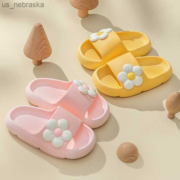 

children's slippers baby girls summer home bathroom nonslip indoor slippers for kids floral sandals beach shoes l230518