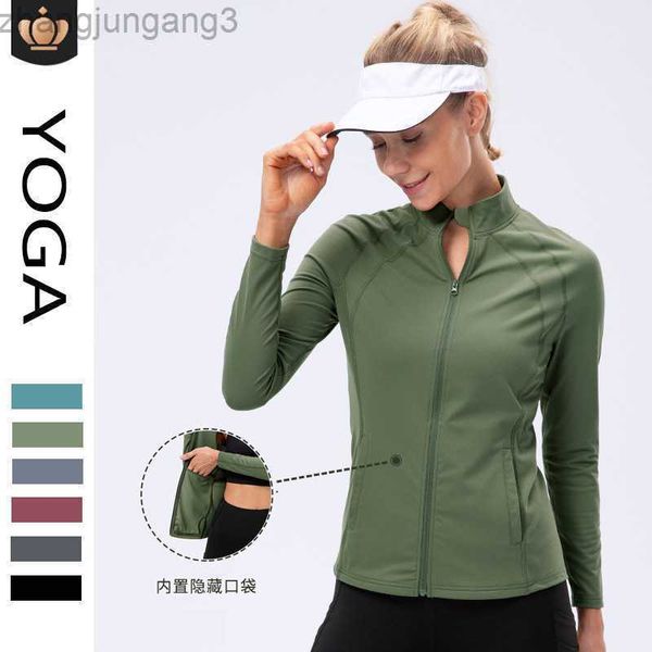

designer t shirt alo new slim fit and slim sports yoga sweating long sleeve tight elastic running zipper fitness coat, White