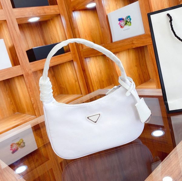 

2023 luxurious fashion re-edition 2005 nylon woman luxurys men designers bags lady womens mens crossbody tote hobo shoulder purses handbags