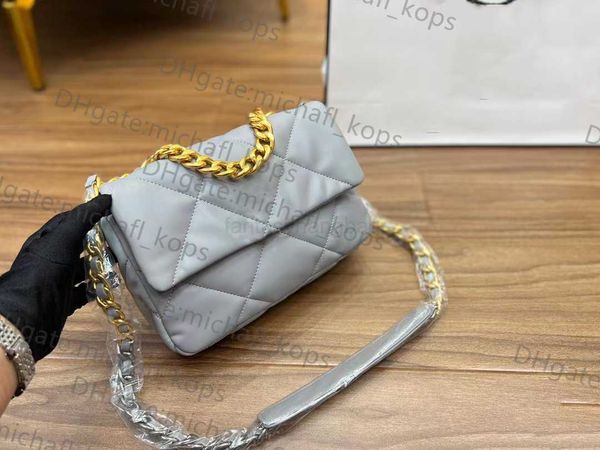 

flap bag luxury designer woman bag large capacity 19 turbot cross body bag imported suede original hardware 2022 fashion two-color chain sho