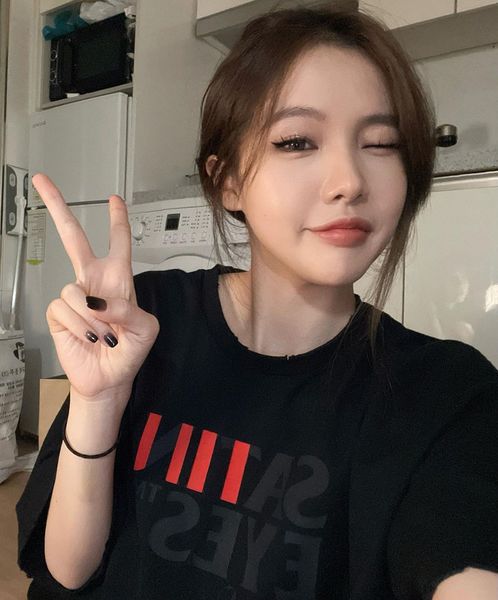 

23ss europe premium cotton t shirt high street tee summer short sleeve ripped world city fashion men tshirt, Black;brown