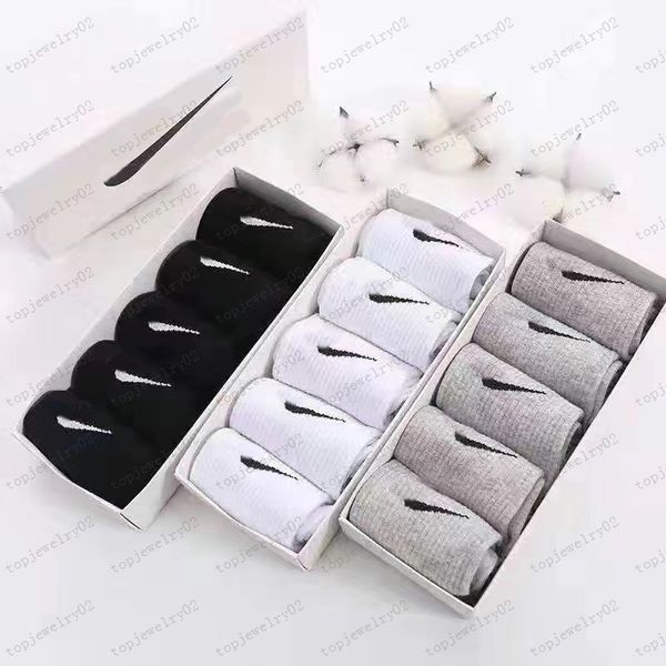 

new fashion solid sport men's socks classic hook black white gray basketball sweat absorbent breathable short boat socks luxury sport g