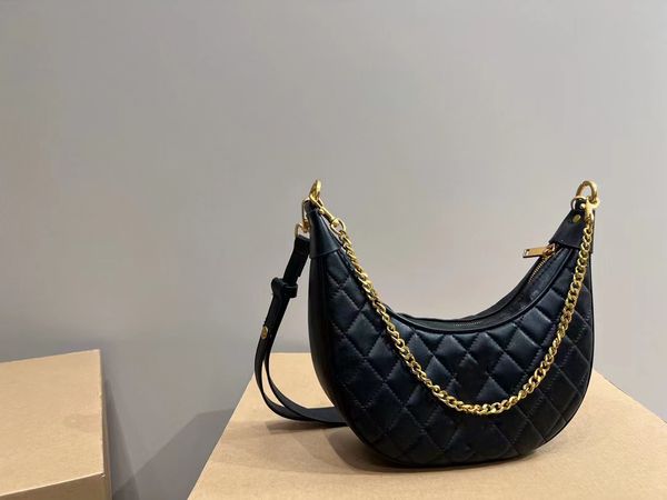 

designer ringer chain one shoulder bag lambskin crescent bag clean and simple underarm bag exquisite elegant fashion old money style storage