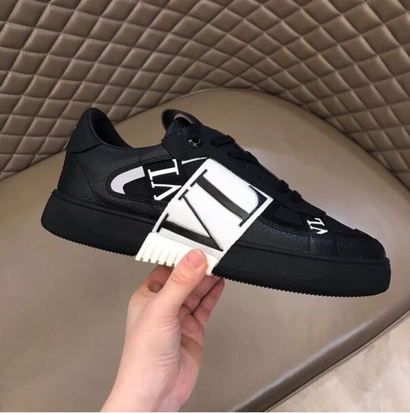 

high-quality casual shoes round toe sneakers vvalentino low-cut stitching fashion leather flat bottom printed white and black sports skatebo