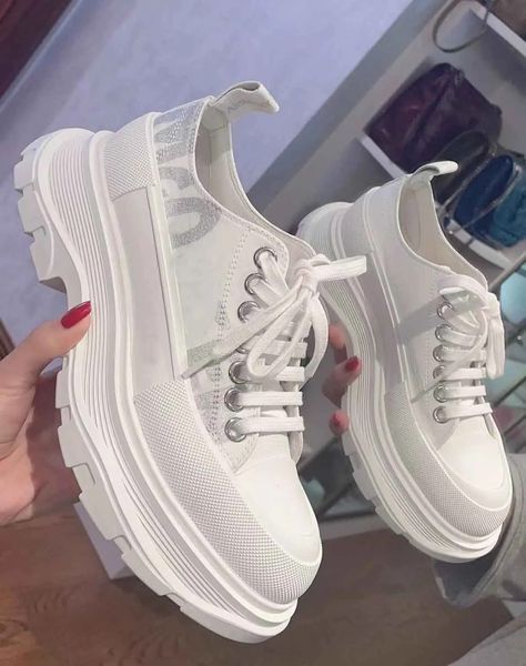 

famous brand tread slick sneakers shoes for women men low-canvas leather white black walking treaded rubber sole platform trainers couple fo