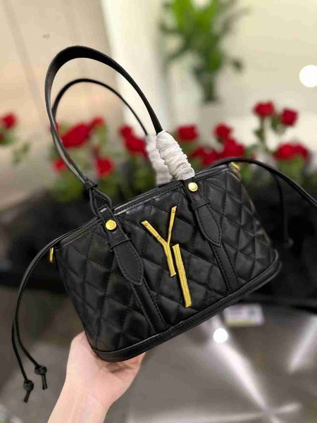 

spring 2023 early holiday handbag designer bag travel future fashion in science fiction film