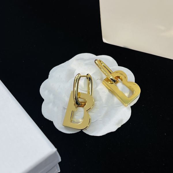 

fashion stud earrings europe america wild b earring party wedding balencaigasity lovers gift engagement luxury designer jewelry kb1c, Golden;silver