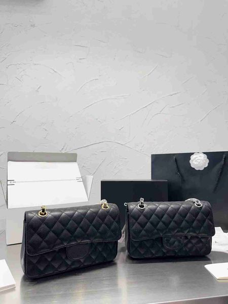 

designer bag shoulder messenger caviar leather material is the original sheepskin process inside compartment convenient storage gift box
