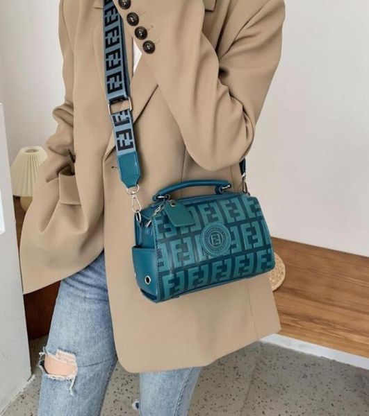 

fashion embossed evening handbag pu boston bag broadband messenger one shoulder women039s bag fend 6 colour6717121