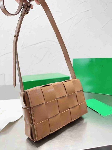 

new woven beancurd bag shoulder designer soft body very practical it's everywhere