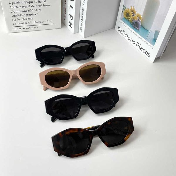 

2023 saijia's new triumphal arch high grade female personality spicy girls fashion cool polygon sunglasses, White;black