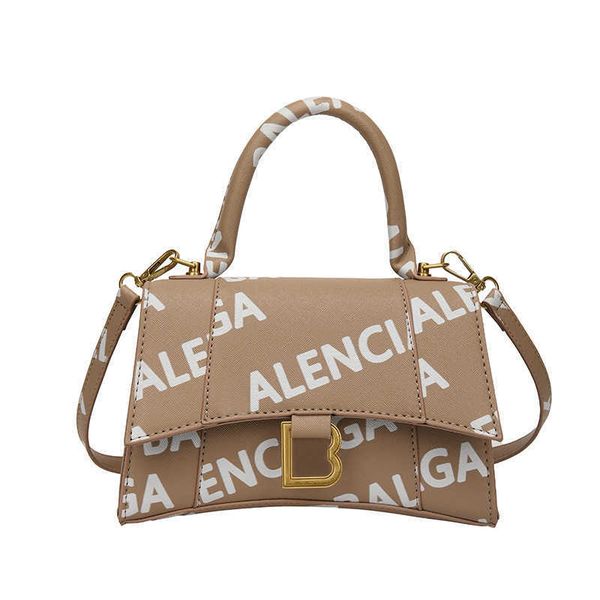 

diagonal span luxury designer bag pu leather women's one shoulder bag classic half moon women's alphabet hourglass bag shopping ha