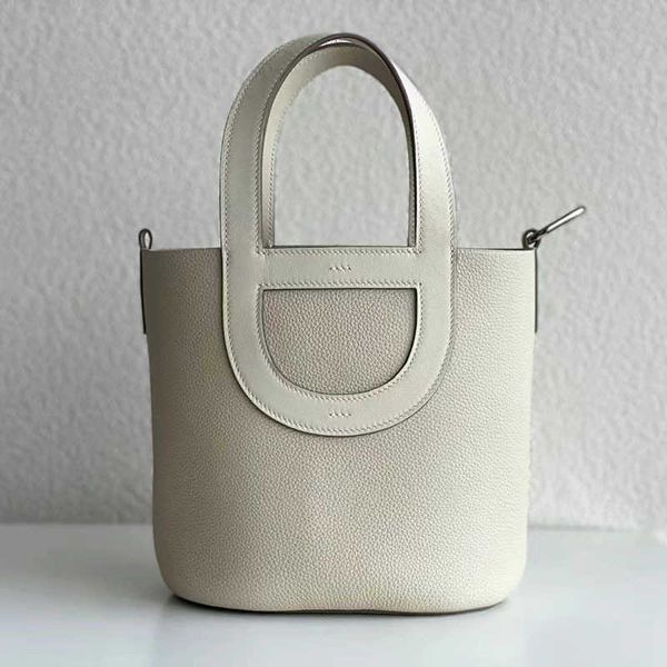 

2023 new pig nose vegetable basket luxurys designer handbag genuine cowhide leather large capacity portable loop bucket tote bag women'