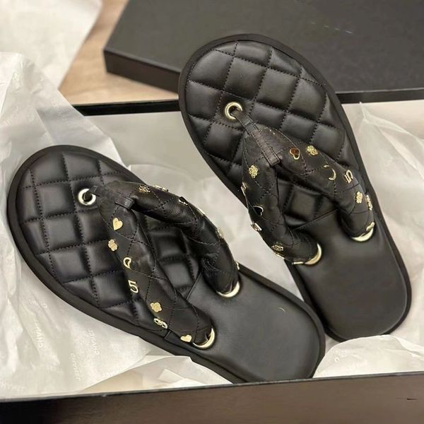 

2023 classic beach slippers designer shoes summer women shoes clip toe flip flops flat heel lady slippers belt buckle soft cow leather sanda, Black
