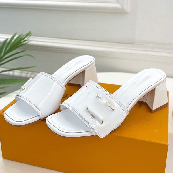 

2023 fashion womens foam runner slipper fashion slides women slippers sandals shoes triple black white red resin bone desert sand lightweigh