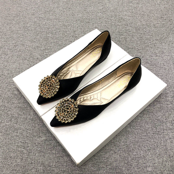 

2023 joker spring new fashion new small fresh diamond metal girl shoes comfortable flat-bottomed pointed casual womens shoes, Black