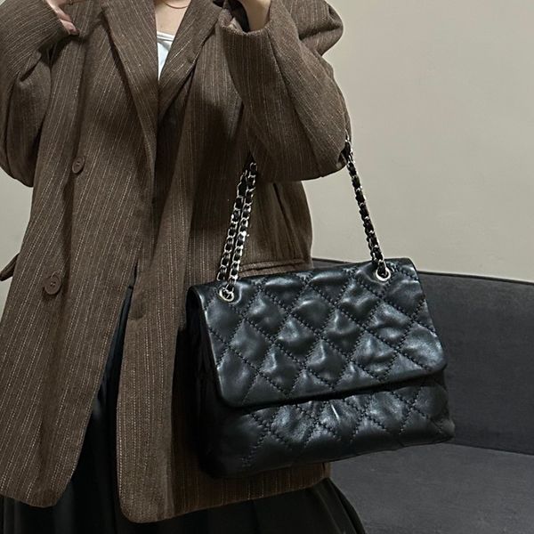 

italian womens vinatge black jumbo airport quilted shoulder bags diamond lattice silver metal hardware matelasse chian crossbody shoulder ha
