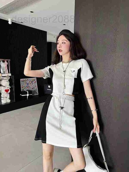 

two piece dress designer fashionable small athletic set for women 2023 new fashion casual loose fit slim sweater half skirt a8j1, White
