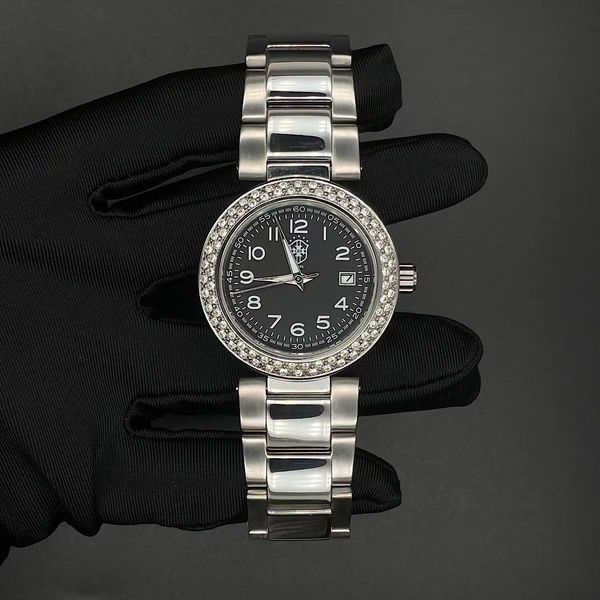 

men's watch with fine steel inlaid diamonds, advanced sports steel band, luminous waterproof watch, Silver