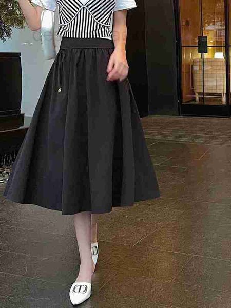 

two piece dress designer 2023 pleated half skirt spring/summer new triumphal arch embroidery casual versatile fake short for women yxaf, White