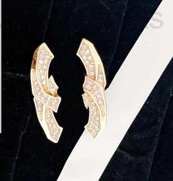 

pins, brooches designer 23ss fashion designer letters pins hollwomen pearl pin wedding party metal accessories gift with figure stamp xp16, Gray