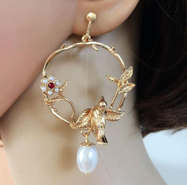 

new elegant pearl bird clip earring popular pearl clip erring cute exquisite jewelry for women7304872, Golden;silver