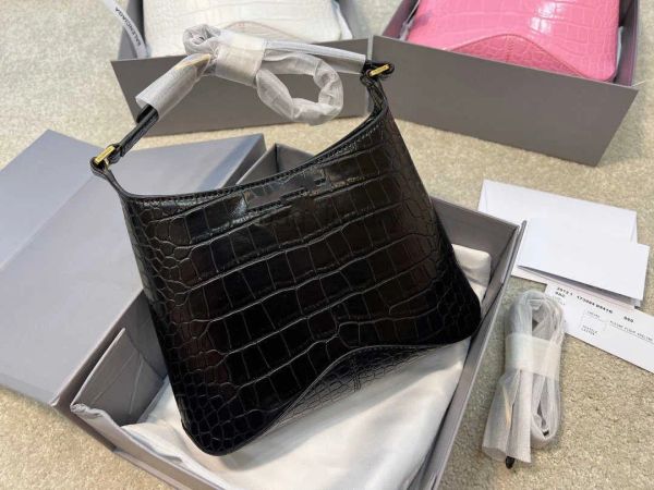 

2023 new fashion shoulder bags cosmetic shoulder handbag luxurys designer bags purses wallets tote half moon pack geometric alligator crocod