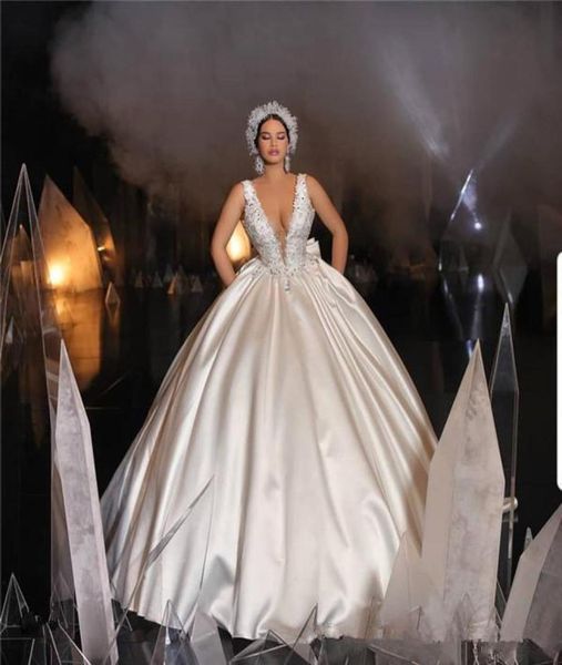 

plunging v neck wedding dresses with bow beaded applique backless bridal gowns vestidos de novia sweep ruched satin a line dr3226509, White
