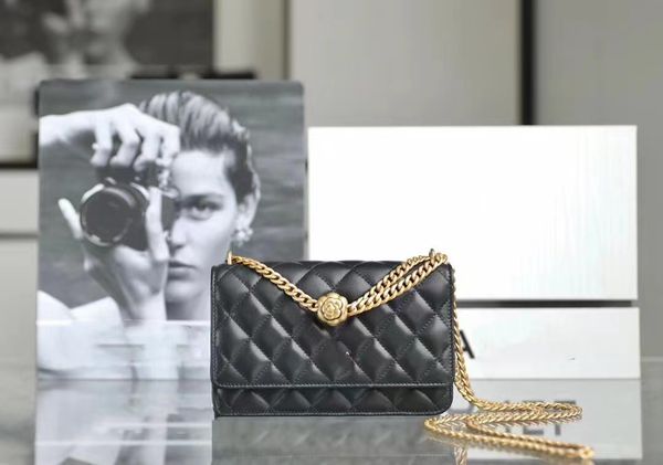 

2023 designer bag women purse fashion shoulder handbag leather lola chain tote bag