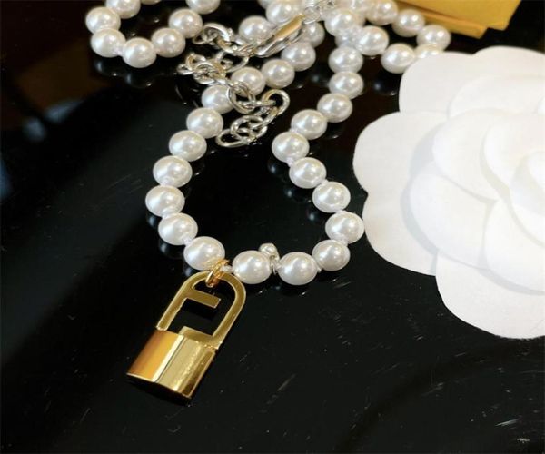 

luxury designer women necklace jewelry letter gold lock pendant necklaces fashion elegant pearl chain earrings bracelets with box8145447, Silver