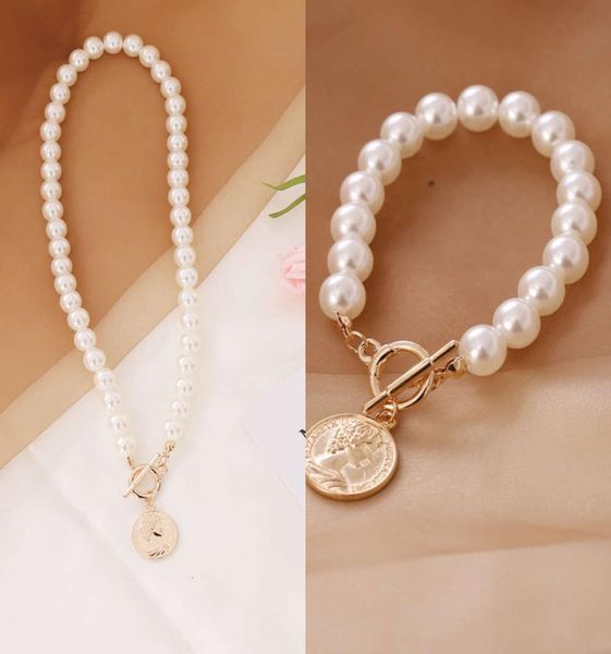 

2021 designer fashion accessories exaggerated pearl necklace women coin necklace temperament collar chain n6457060703, Silver