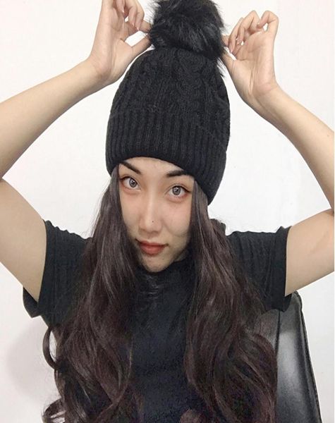 

women039s onepiece wig autumn winter knitted plush cap one long curly bonnet natural big wavy curly synthetic hair wig hat7604926, Black