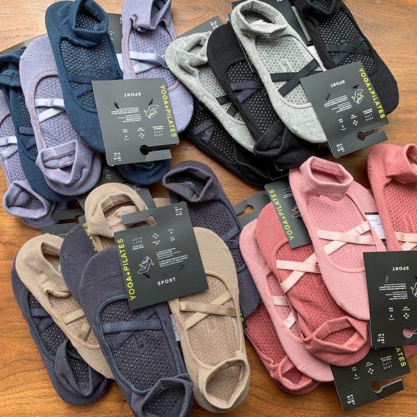 

women's yoga socks pilates short socks breathable sweat absorbing cotton non slip home floor socks cross cut back dance socks, Black