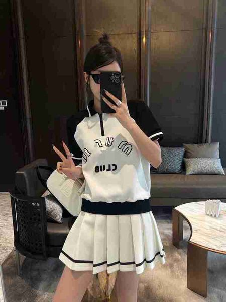 

two piece dress designer netizen 2023 spring/summer women's polo collar contrast embroidery letter zipper pleated set skirt khu6, White