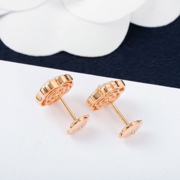 

2023 luxury quality charm flower design stud earring with sparkly diamond in 18k rose gold plated have box stamp ps7013b, Golden