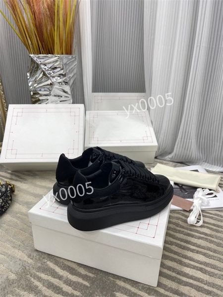 

new designer brand womens mens quality classics flat sneaker casual shoes leather white letter overlays fashion platfnorm sneakers2023, Black