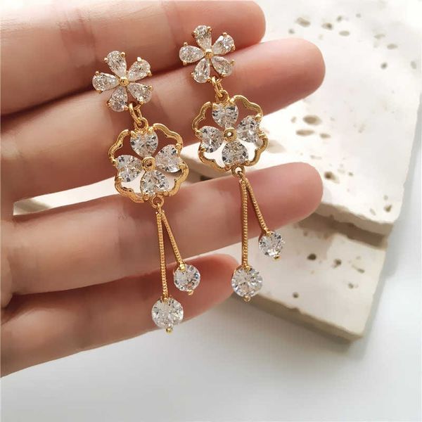 

new fashionable exquisite sweet flower earrings light high grade long earrings feminine style, Golden