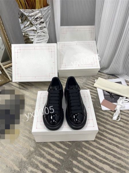 

new designer brand womens mens quality classics flat sneaker casual shoes leather white letter overlays fashion platfnorm sneakers2023, Black