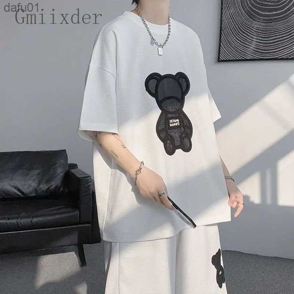 

gmiixder bear label design suits men high street casual sports set men's summer baggy waffle hip hop t-shirt shorts 2pcs suit l230520, White;black