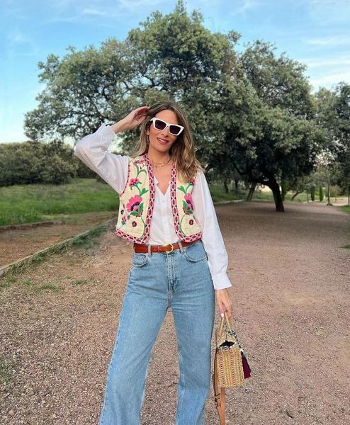 

women's vests vintage floral embroidered 2023 open waistcoat ladies national style vest jacket outfits casual vacation crop four colors, Black;white