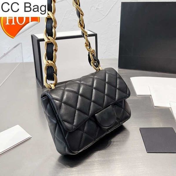 

cc bag 9a 2023 womens luxury designer shoulder bags 2023 classic mini clamshell gold chain shoulder envelope stylish multifunctional crossbo, White