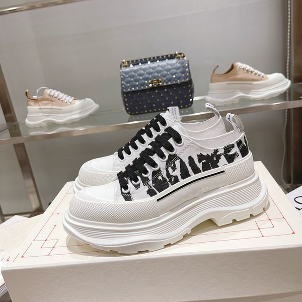 

2023new round-headed lace-up casual shoes sneakers fashion flowers leather patchwork low-runway platform 0605, Black