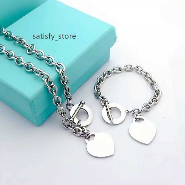 

designer necklace pendant necklaces women's jewelry exquisite craft belt official classic blue heart wholesale luxury designers bracele, Silver