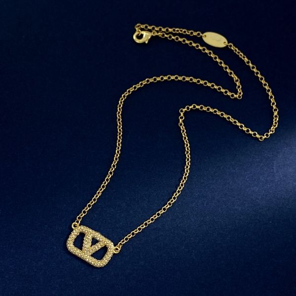 

classic luxury pendant necklace designer necklace women's fashion atmosphere necklace designer jewelry new party jewelry wedding jewelr, Black