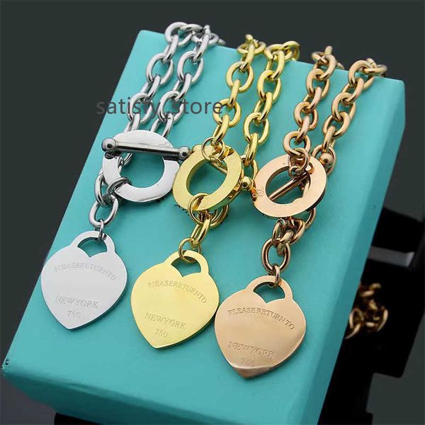 

2023 new luxury love pendant necklace charm fashion men's and women's necklaces high-quality stainless steel designer jewelry, Silver