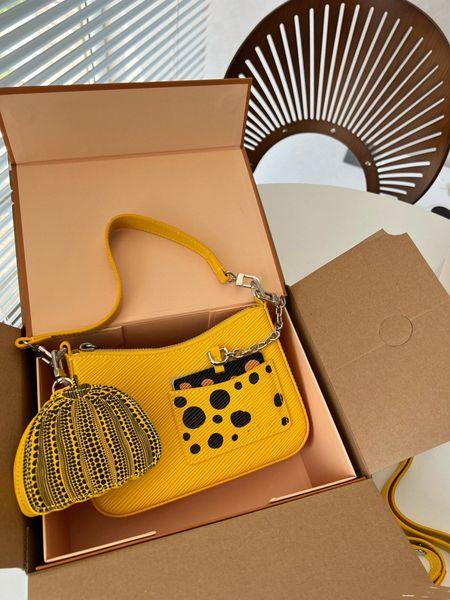 

designers yk women handbags shoulder bags marelle luxurys fashion lady crossbody highs quality classic flower letter leather messenger purse