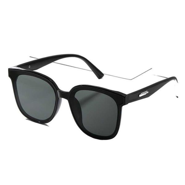 

sunglasses classic designer eyeglasses goggle outdoor beach sun glasses for man woman new gm men and women's net red same street pgraph, White;black