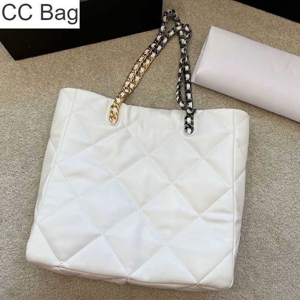 

cc bag 9a 9a womens classic 19 calfskin totes bag plaid quilted hardware gold and silver stitched chain handbags designer luxury ladies larg, White