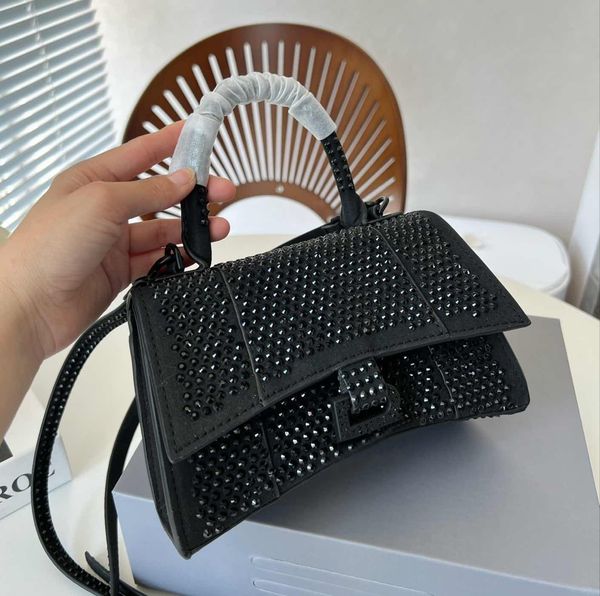 

Designer bags Luxury full diamond hourglass bag Womens temperament mini cross body handbag Fashion girl trend shoulder bag Pink, Black