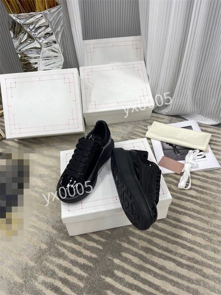 

2023r brand womens mens quality classics flat sneaker casual shoes leather white letter overlays fashion platfnorm sneakers, Black